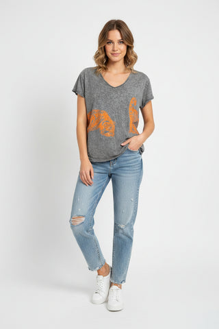 Double Roar Pearl Graphic Tee - Charcoal