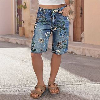 Slimming Floral Print Wide-Leg Denim Bermuda Shorts