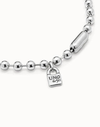 Copito de Nieve - Short beaded necklace with padlock