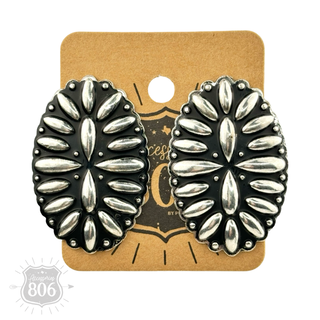 Western carved look post earring