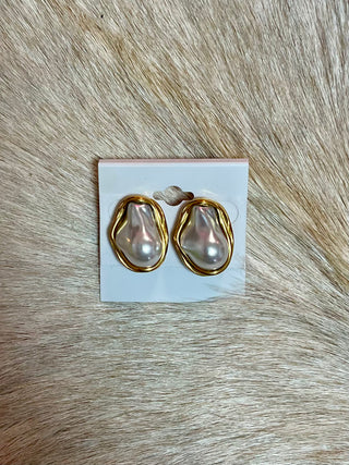 Golden Tide Pearl Earrings