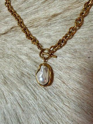 Gilded Tide Pearl Necklace