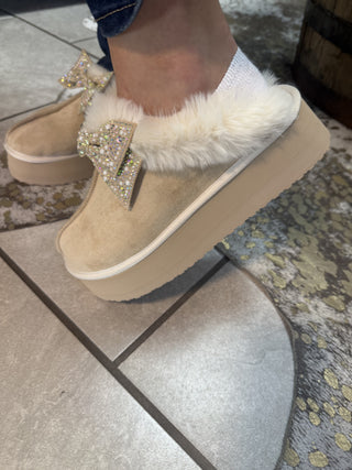 Cream Platform Shoe W/ Fur & Bow Detail