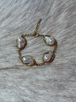 Gilded Tide Pearl Bracelet