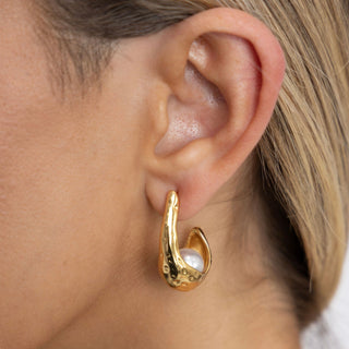 Alani Pearl Hoop - Boutique Bella BellaEarring