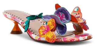 Betsey Johnson Beatriz - Boutique Bella BellaShort Heel