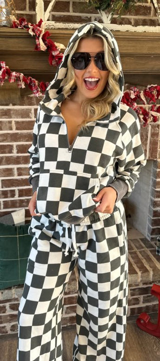 Checkmate Easy Does It Pullover - Boutique Bella BellaPullover