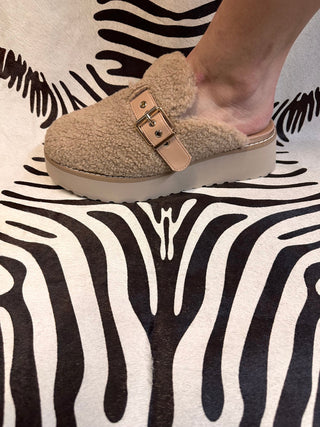 Cozy Mule in Natural - Boutique Bella BellaShoe