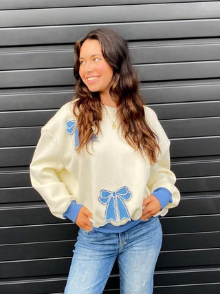 Cream Crewneck W/ Blue Bows - Boutique Bella BellaSweatshirt