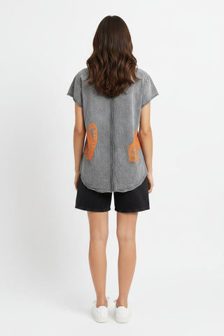Double Roar Pearl Graphic Tee - Charcoal - Boutique Bella BellaTop