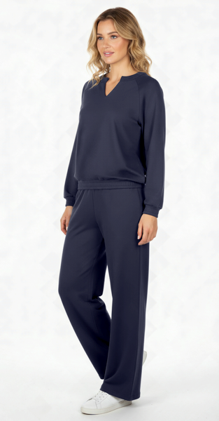 Laid-Back Luxe V-Neck Top - Navy