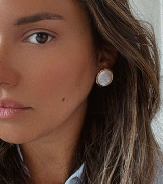 Gwen Mother of Pearl Stud - Boutique Bella BellaEarrings