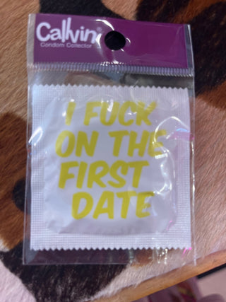 I Fuck on the First Date Condom - Boutique Bella Bella