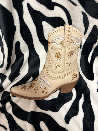 IVORY BOOT W/ FLORAL EMB. - Boutique Bella Bellashoes