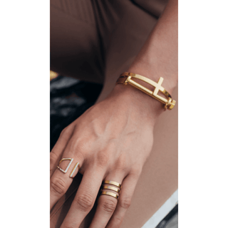 Jamie Side Cross Bracelet - Boutique Bella BellaBracelet