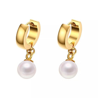 Jax Pearl Huggie - Boutique Bella BellaEarring