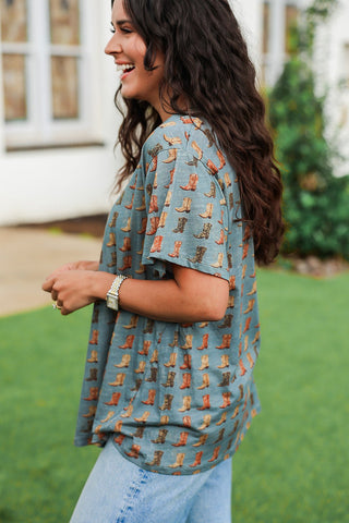 Layerz - Basic Tee - Vintage Boots - Boutique Bella BellaTee