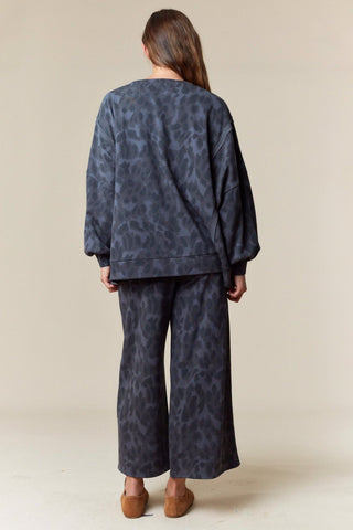 Leopard Lane Pullover - Boutique Bella BellaPullover