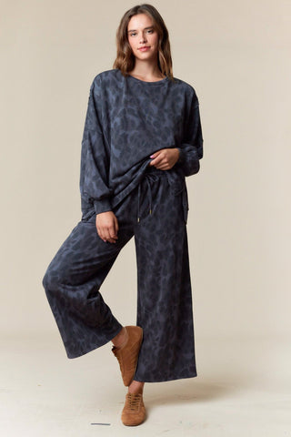 Leopard Lane Pullover - Boutique Bella BellaPullover