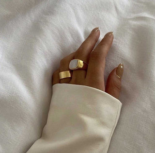 Mother of Pearl Signet Ring - Boutique Bella BellaRings