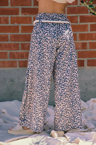 Refined Relaxation Barrel Leg Sweatpants - Leopard