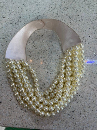 Pearl Drawn To You Necklace - Boutique Bella BellaBeaded Necklace
