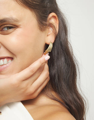 Raices Gold - Stud earrings with elongated organic shapes - Boutique Bella BellaUno de 50 - Earrings