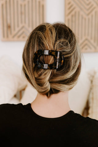 Round Flat Hair Clip | Small | Tortoise - Boutique Bella BellaHair Clip