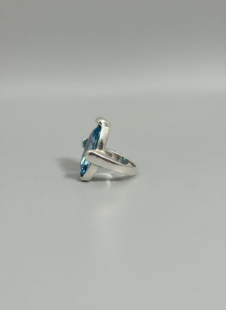 SER DESLUMBRANTE - Silver Ring with Large Oval Aqua Faceted Crystal - Boutique Bella BellaUno De 50 - Ring