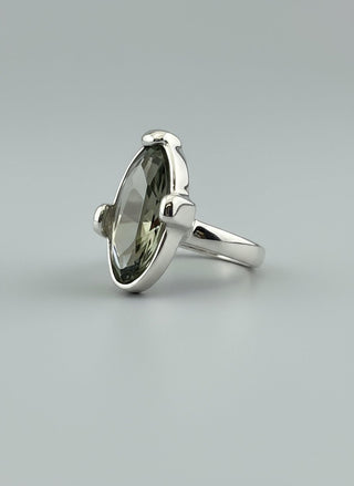 SER DESLUMBRANTE - Silver Ring with Large Oval Grey Faceted Crystal - Boutique Bella BellaUno De 50 - Ring