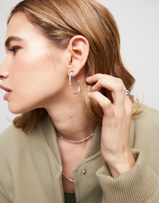 Ser Indomable Silver - Hoop earrings with white topaz - Boutique Bella BellaUno de 50 - Earrings