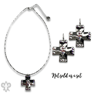 Shiny square cross necklace with Austrian crystals - Boutique Bella BellaNecklaces