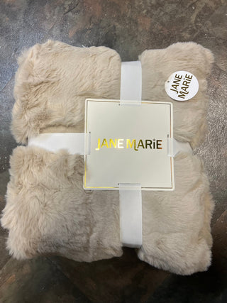 Tan Faux Fur Throw Blanket - Boutique Bella BellaBlanket