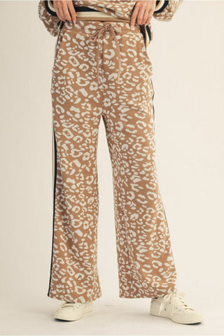 Taupe Roar Sweatpants - Boutique Bella Bellasweatpants