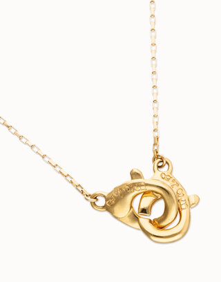 Uno De 50 Necklace with interlaced carabiner detail Gold - Boutique Bella BellaUno de 50 - Necklace