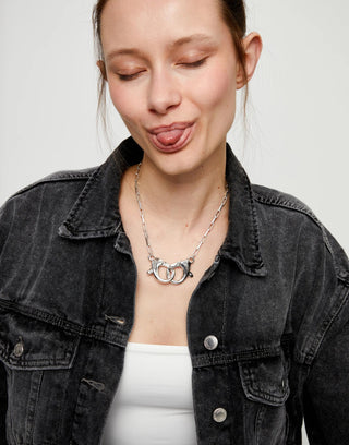 Uno De 50 Necklace with large interlocking snap hook Silver - Boutique Bella BellaUno de 50 - Necklace