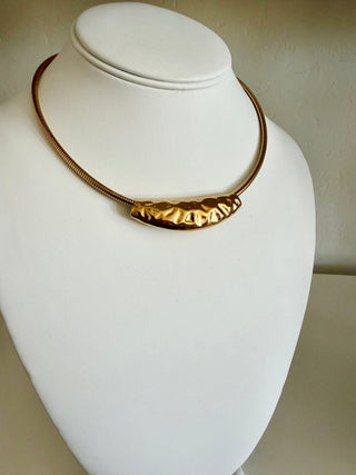 Waterproof Golden Forge Hammered Pendant Choker Necklace - Boutique Bella BellaNecklace